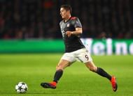 EINDHOVEN, NETHERLANDS - NOVEMBER 01:  Robert Lewandowski of Bayern Muenchen in action during the UEFA Champions League Group D match between PSV Eindhoven and FC Bayern Muenchen at Philips Stadion on November 1, 2016 in Eindhoven, Netherlands.  (Photo by Dean Mouhtaropoulos/Getty Images)